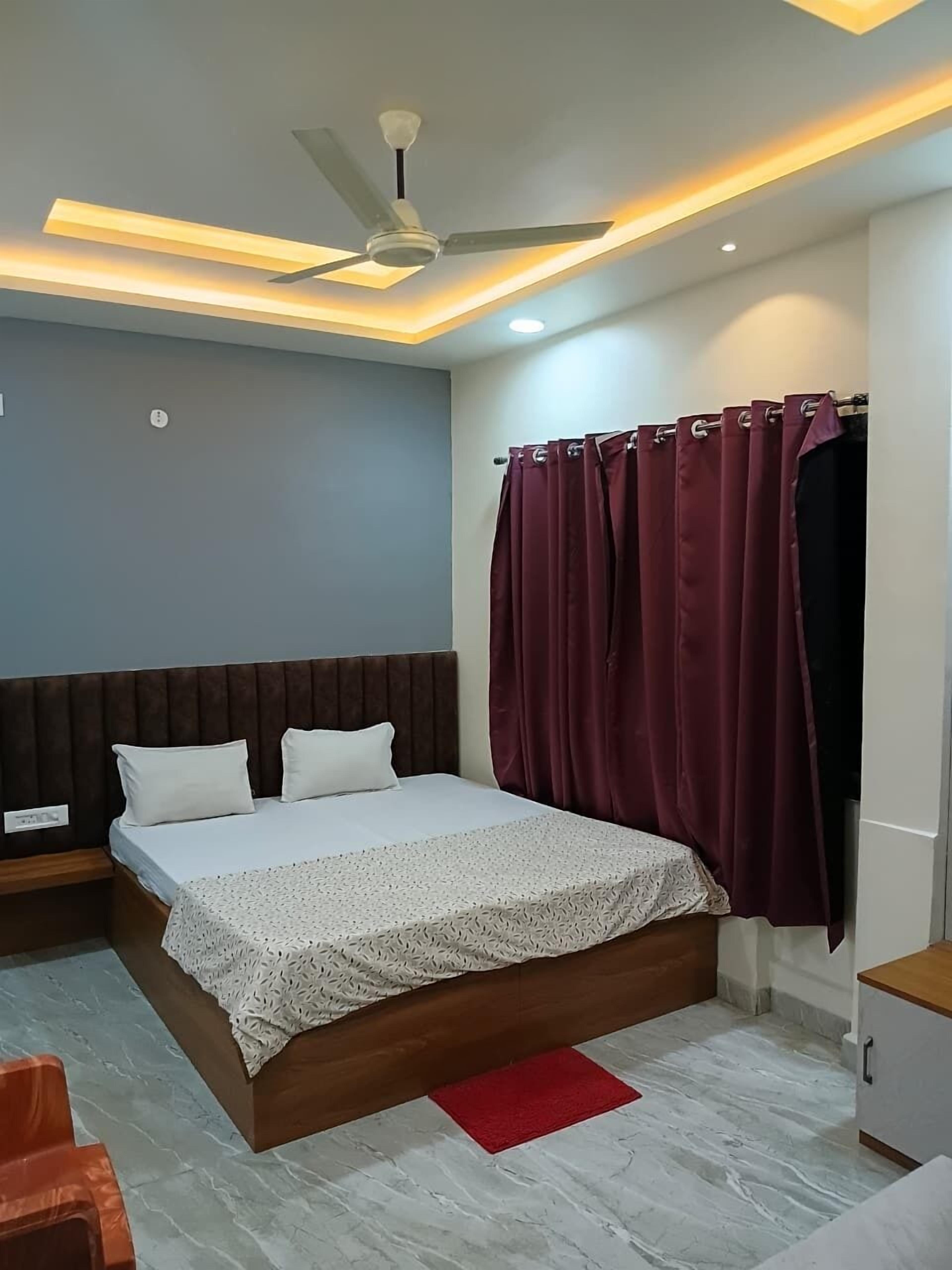 Deluxe Room | Rollaway beds, free WiFi, bed sheets