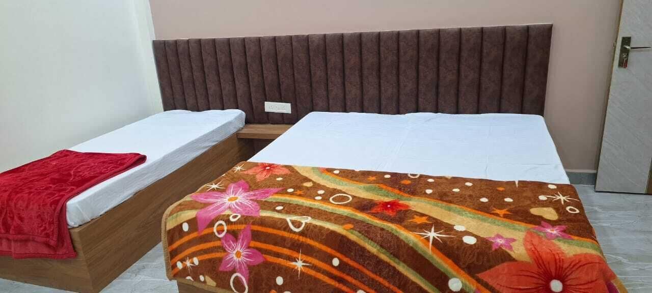 Triple Room | Rollaway beds, free WiFi, bed sheets