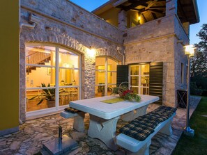 Outdoor dining - Villa Splendida (100471-K1) - Montizana (Montizana)