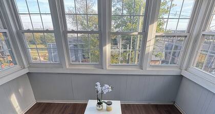 Bright & Stylish 3BR - NYC Views - 4 Beds - Perfect for Families & Groups