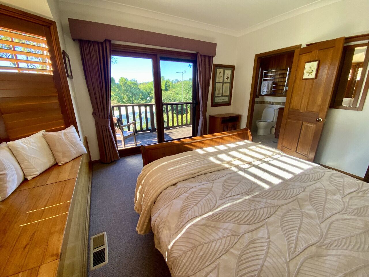 Desk, iron/ironing board, travel cot, WiFi