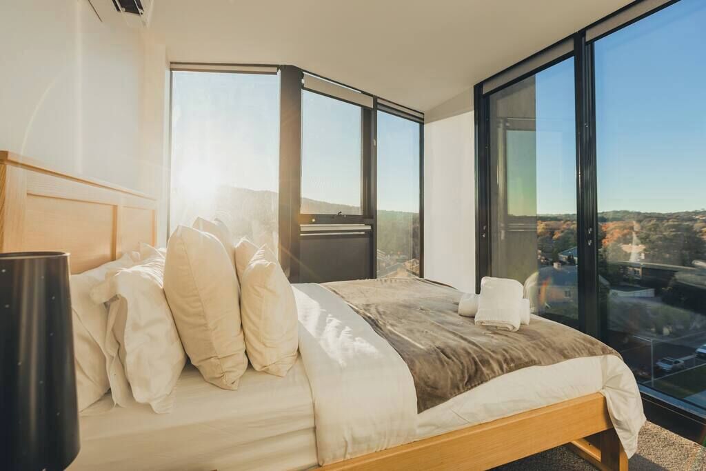 Bureau, fer et planche à repasser, lit parapluie, Wi-Fi