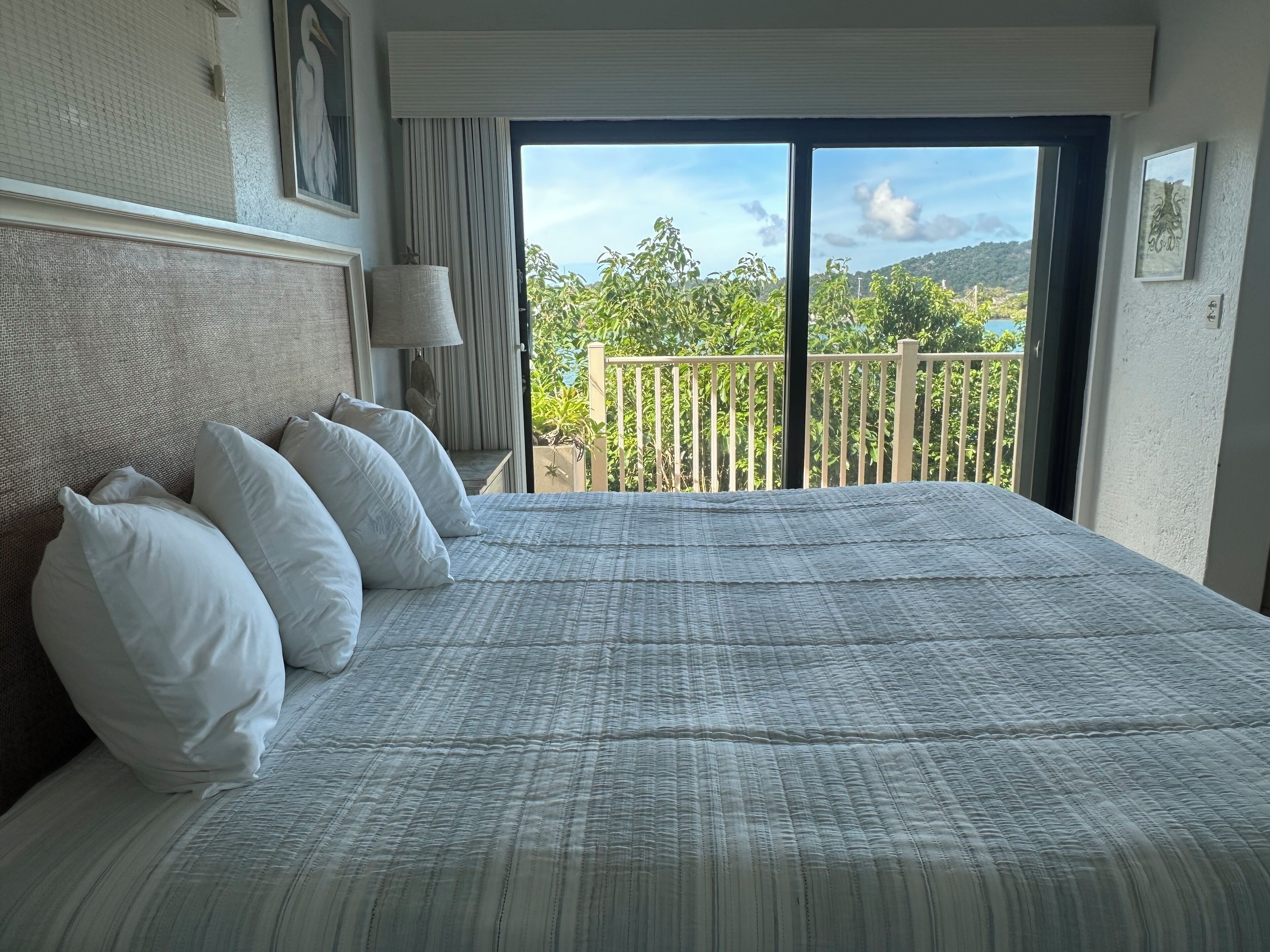 Iron/ironing board, internet, bed sheets