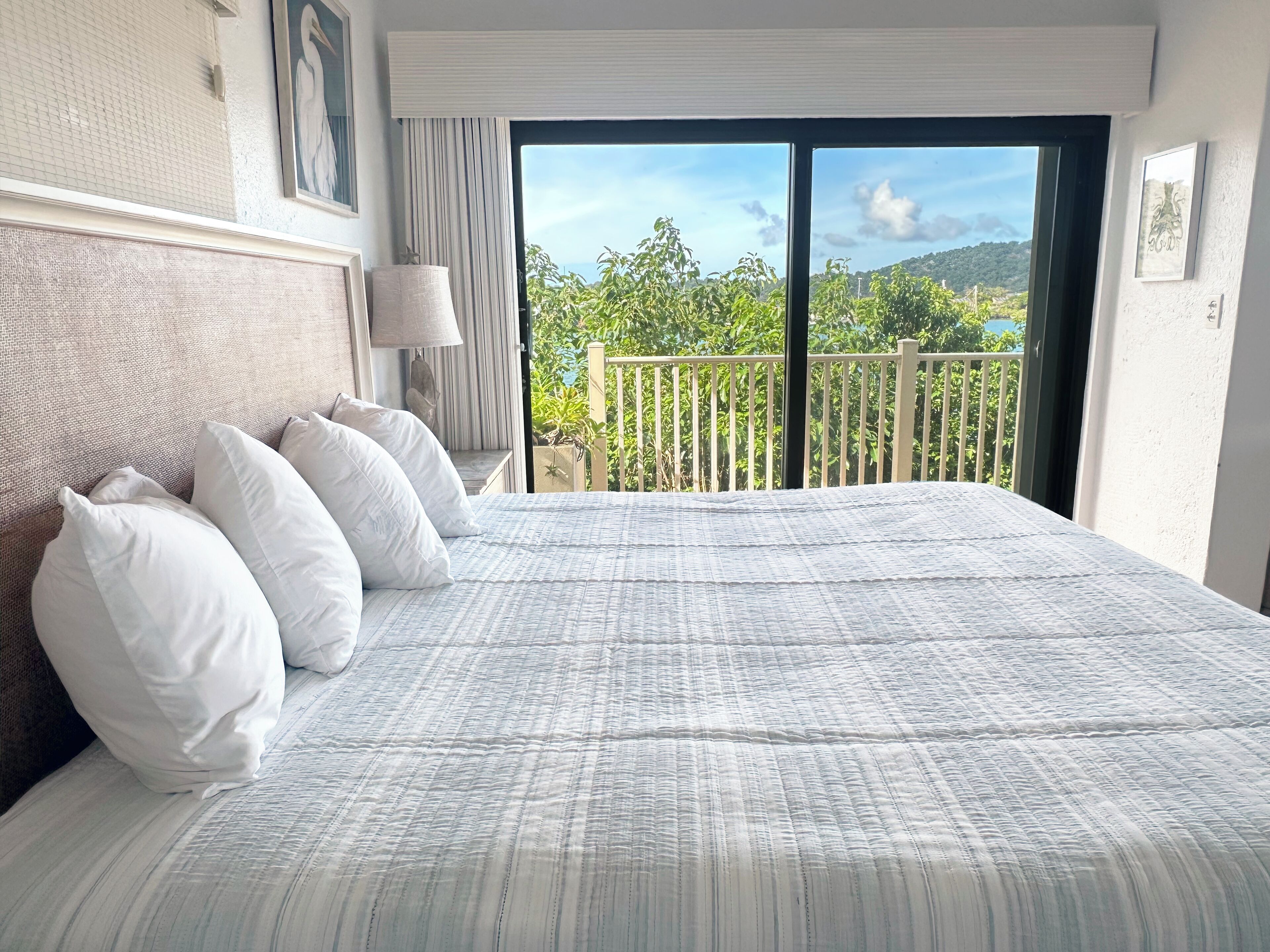 Iron/ironing board, internet, bed sheets