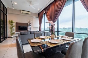 تناول الطعام