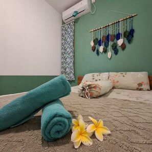 Double Room - The Backyard Hostel (Yogyakarta)