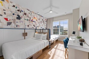 2 bedrooms, desk, iron/ironing board, WiFi