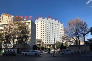 Unclassified image, 3 of 45, button - Kunming Southwest Hotel Yingbin Building (Kunhua Hospital) (Kunming)