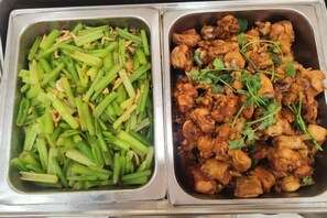 Food and drink - Homeinn Plus Hotel (Qingdao Licun Subway Station Pedestrian Street) (Qingdao)
