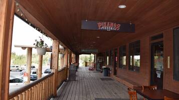 Comfort Condo, Non Smoking | Outdoor dining