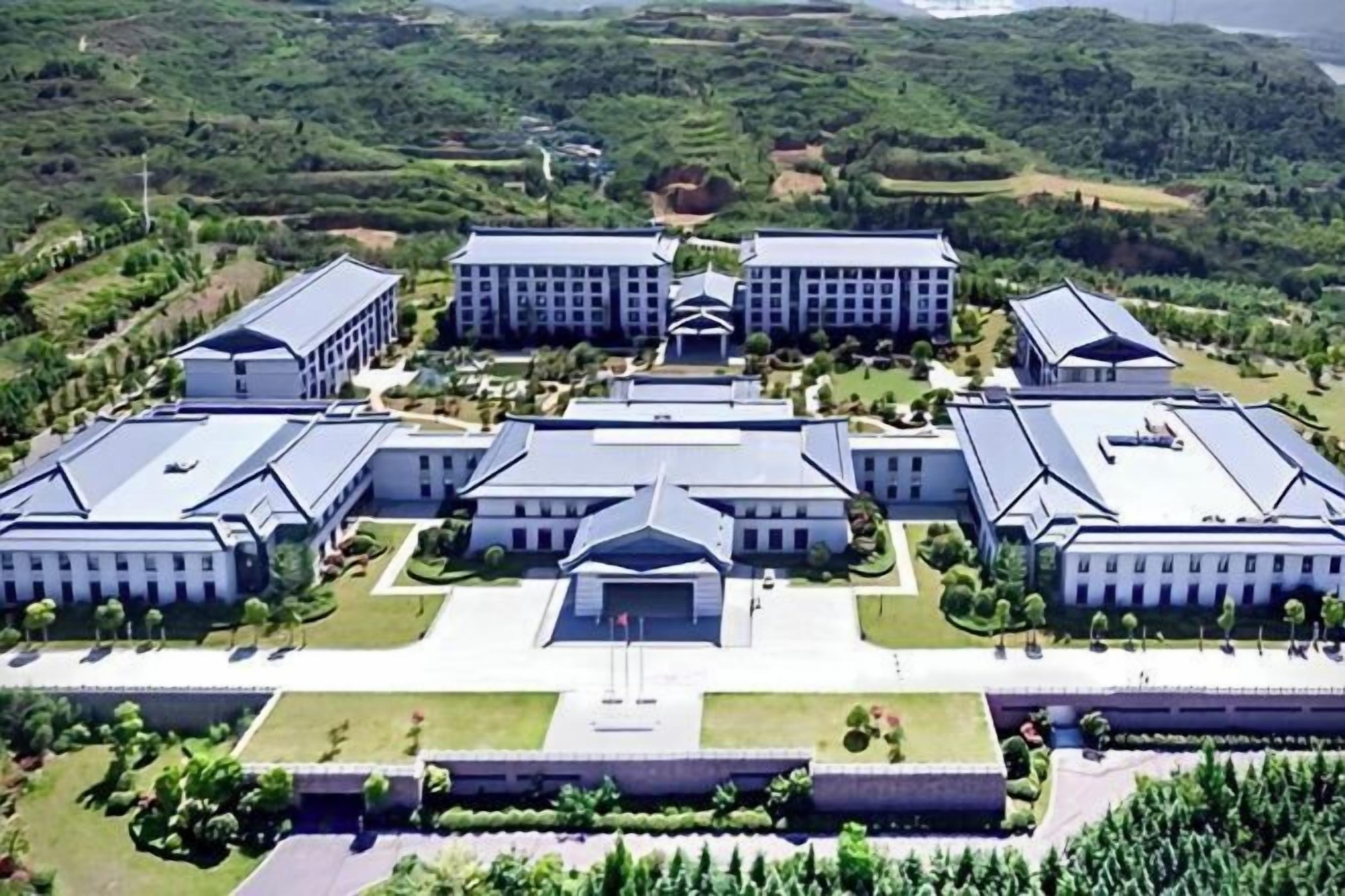 المنشأة من الخارج