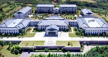 Xiaolangdi Zhongzhou International Hotel