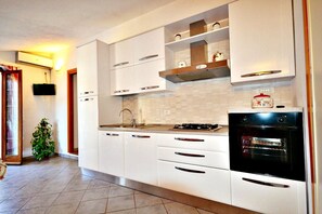 Fridge, oven - Appartamento Stella Marina (Campo nell'Elba)