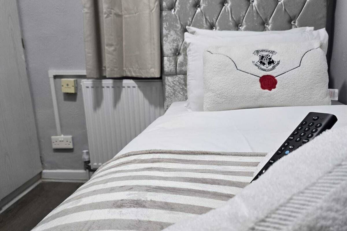 Habitación individual Deluxe, para no fumadores | Escritorio y espacio para trabajar con laptop