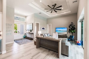 Lobby - Elegant 4BR Marco Home l Pool l Hot tub (Marco Island)