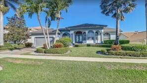 Exterior - Stunning 4BR Home w Heated Pool (Marco Island)