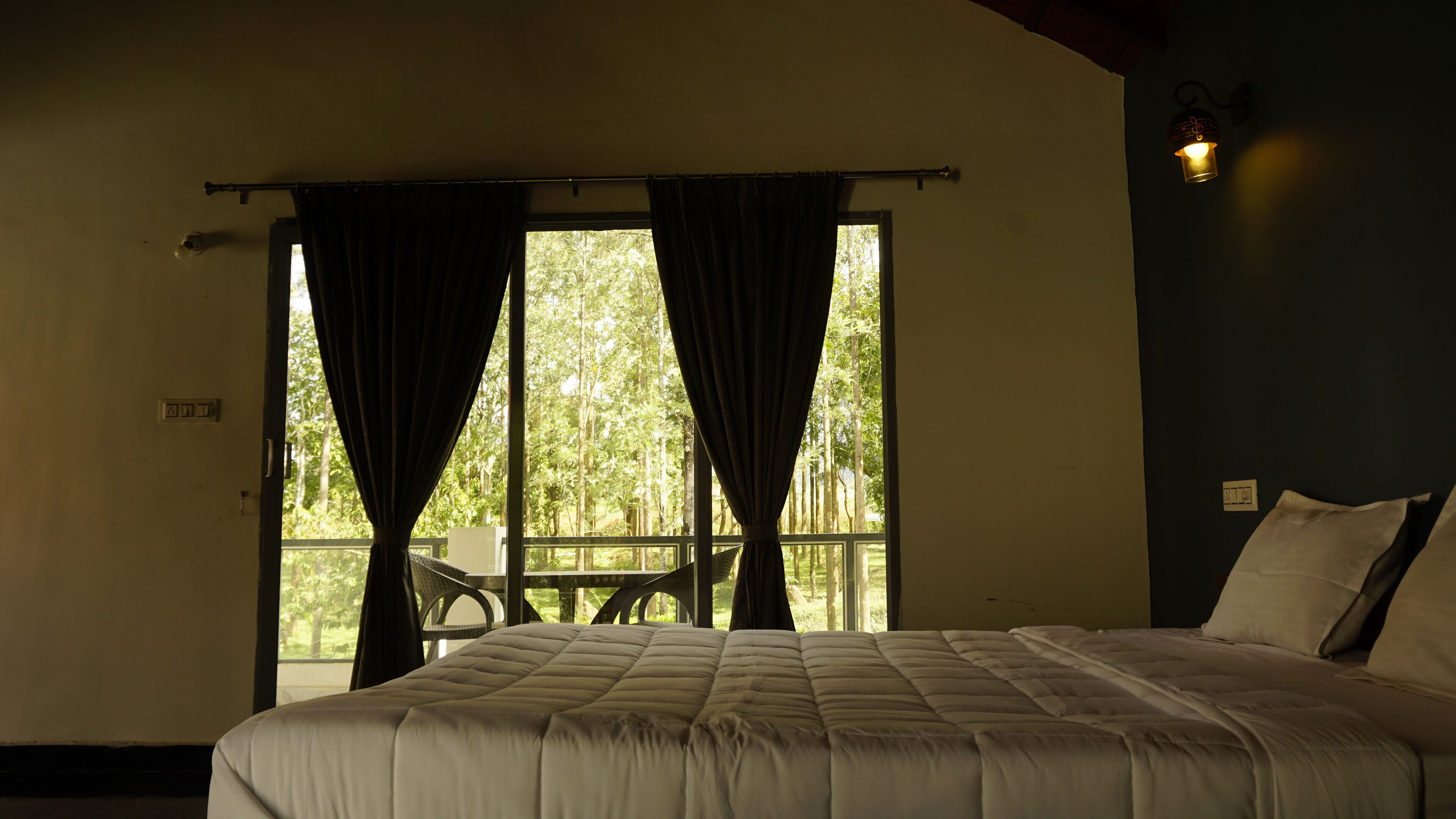 Habitación estándar, balcón, vistas a la montaña | Caja fuerte, cortinas opacas, sistema de insonorización y wifi gratis