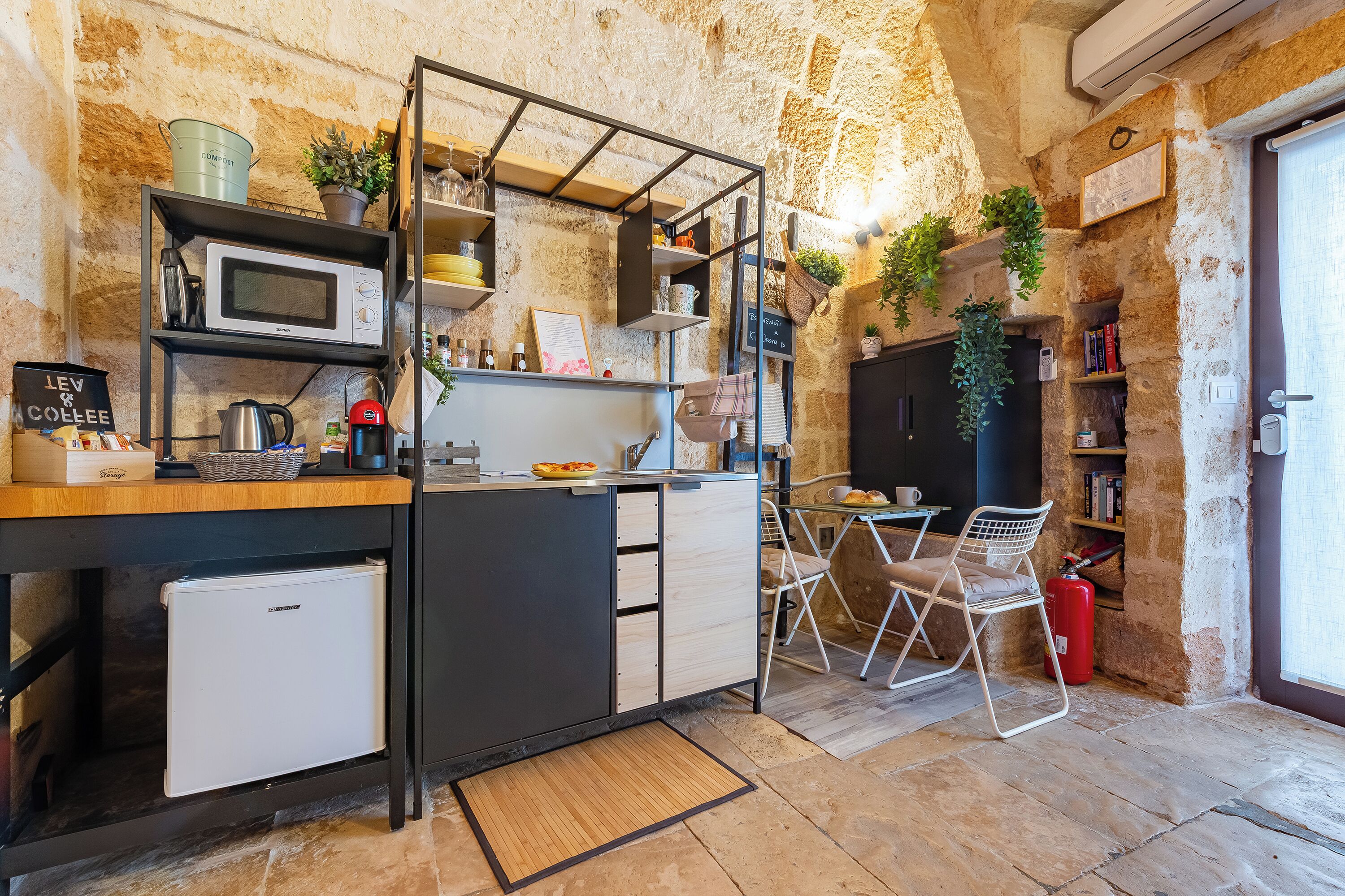 Family Studio (Dimora Kiaorana In Polignano A Mare) | Private kitchenette