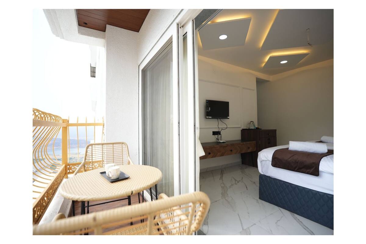 Luxury Room | Free WiFi