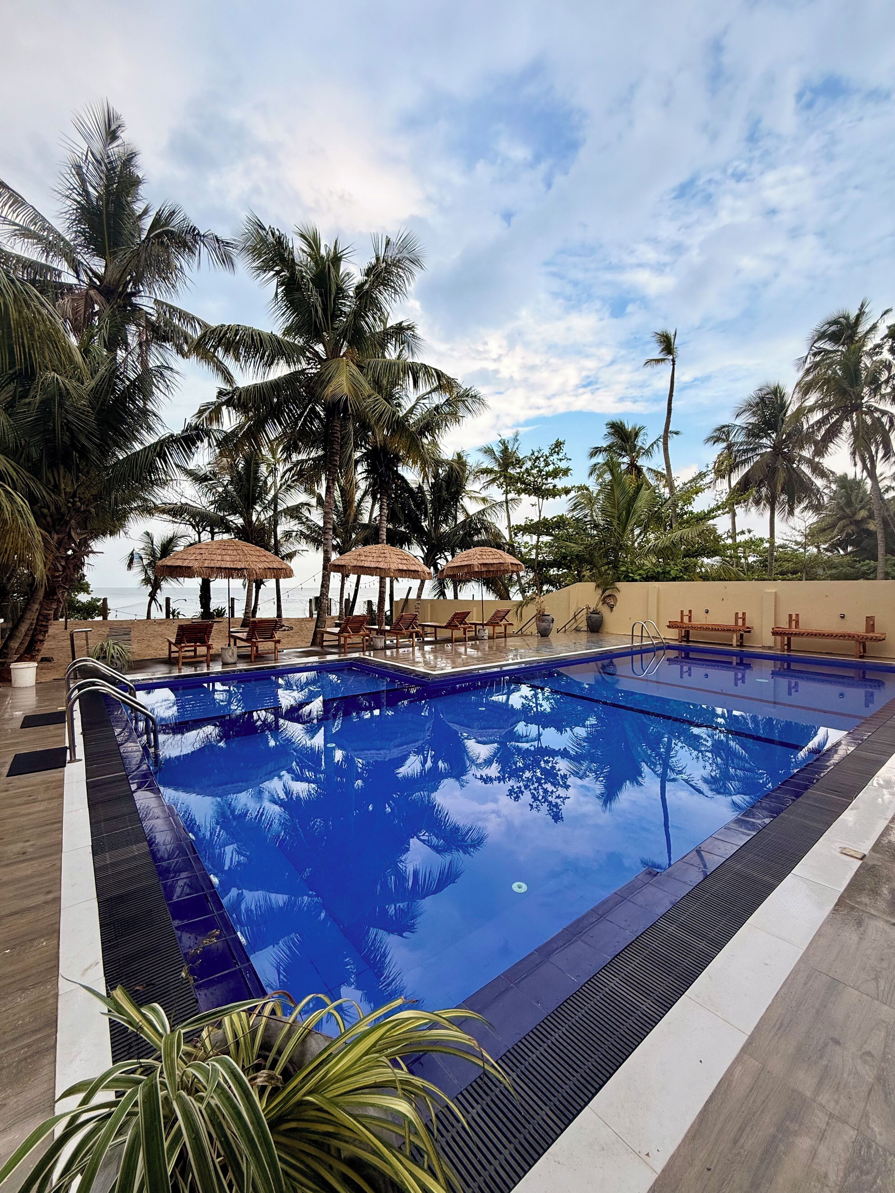 Indoor pool, 2 outdoor pools