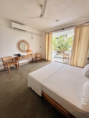Deluxe Room, Sea View, Sea Facing | Premium bedding, minibar, in-room safe, desk - OLA Tangalle (Tangalle)