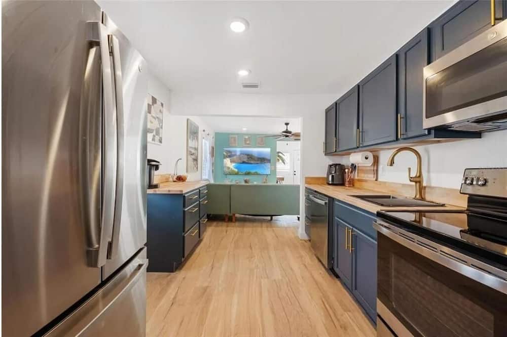 Coastal Comfort 2BR Getaway St Pete