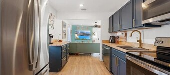 Coastal Comfort 2BR Getaway St Pete