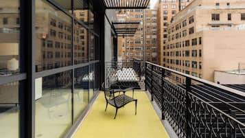 Penthouse, 1 Queen Bed, City View | Terrace/patio
