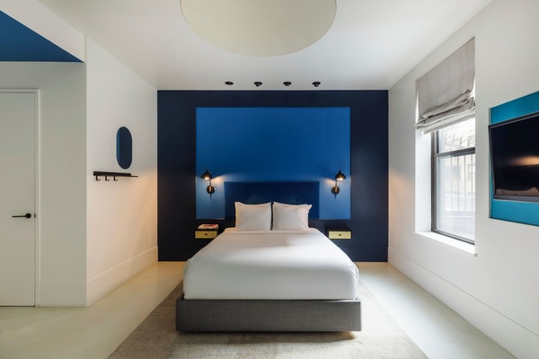 Queen Studio | Premium bedding, memory foam beds, soundproofing