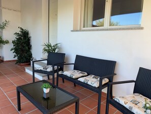 Comfort Double Room, Garden View | In-room safe, soundproofing, iron/ironing board, free WiFi - B&B Hideaway Haven Villa (Sant'Anna Arresi)