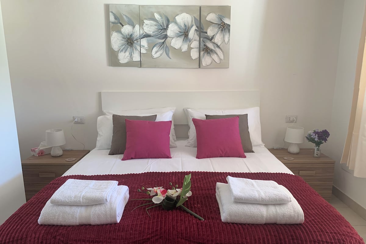 ห้องคอมฟอร์ทดับเบิล, วิวสวน | เตียงเมมโมรีโฟม, ตู้นิรภัยในห้องพัก, ห้องเก็บเสียง, เตารีด/โต๊ะรีดผ้า