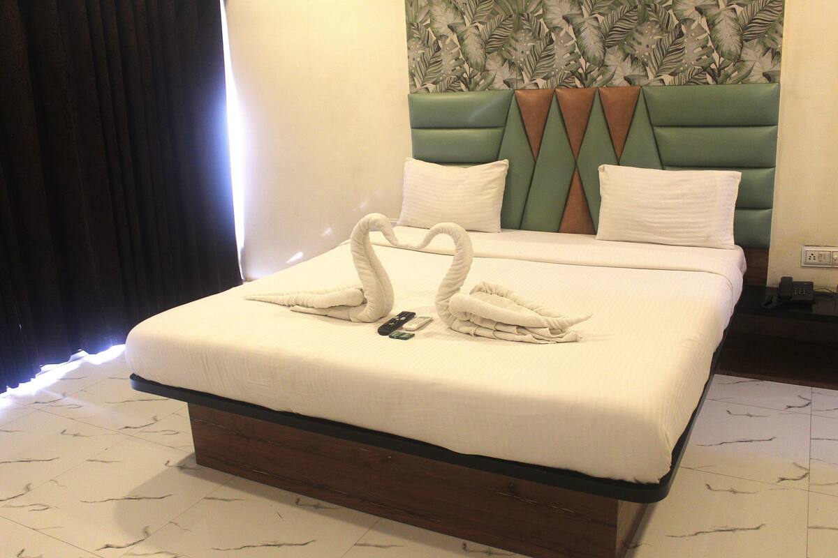 Superior Room | Rollaway beds (surcharge), WiFi (free), bed sheets