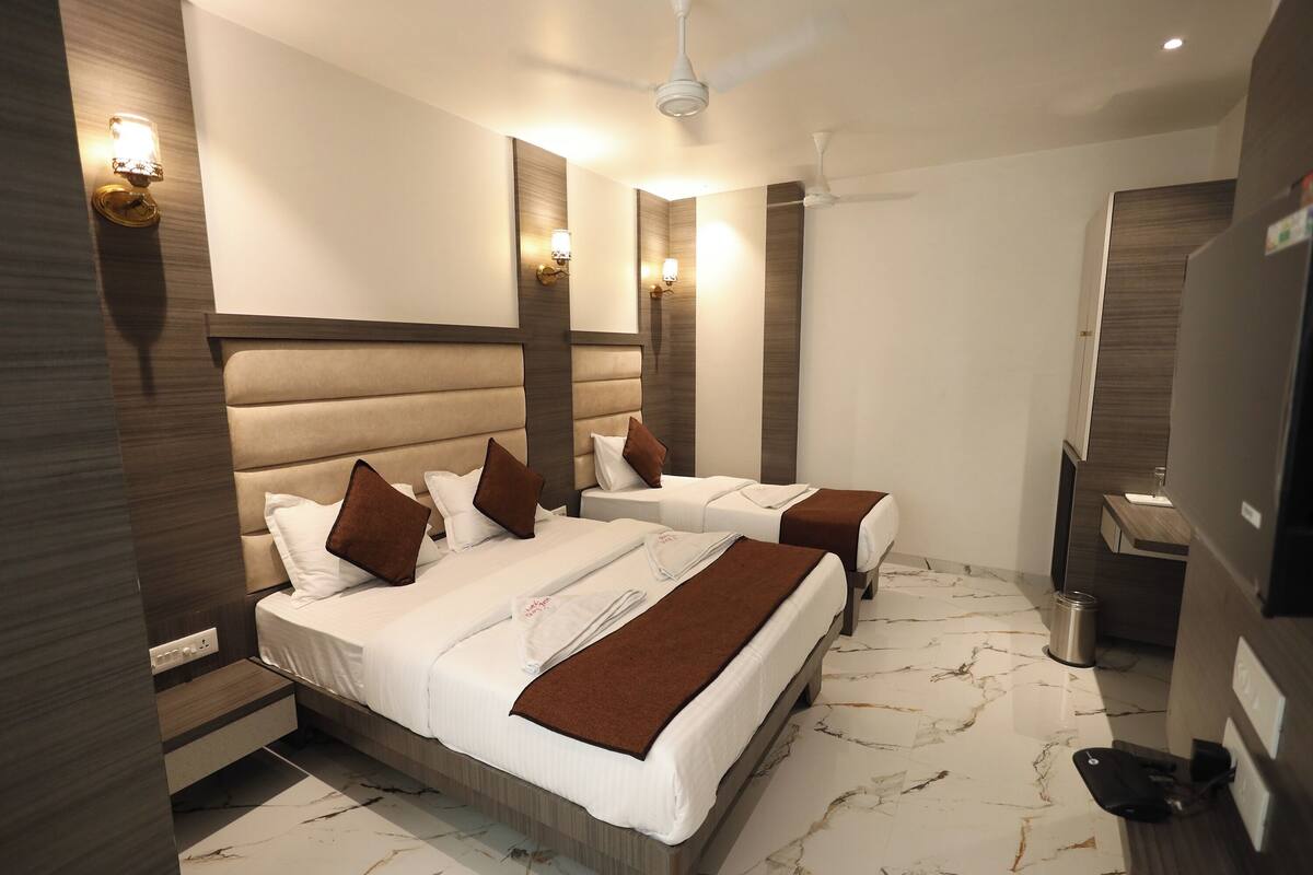 خزنة داخل الغرفة ومكتب وواي فاي مجانًا وملاءات أسرّة