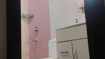 Apartment | Bathroom | Shower, rainfall showerhead, free toiletries, towels