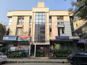 Front of property - Metrolink Apartment & Suites-Green Park (New Delhi)