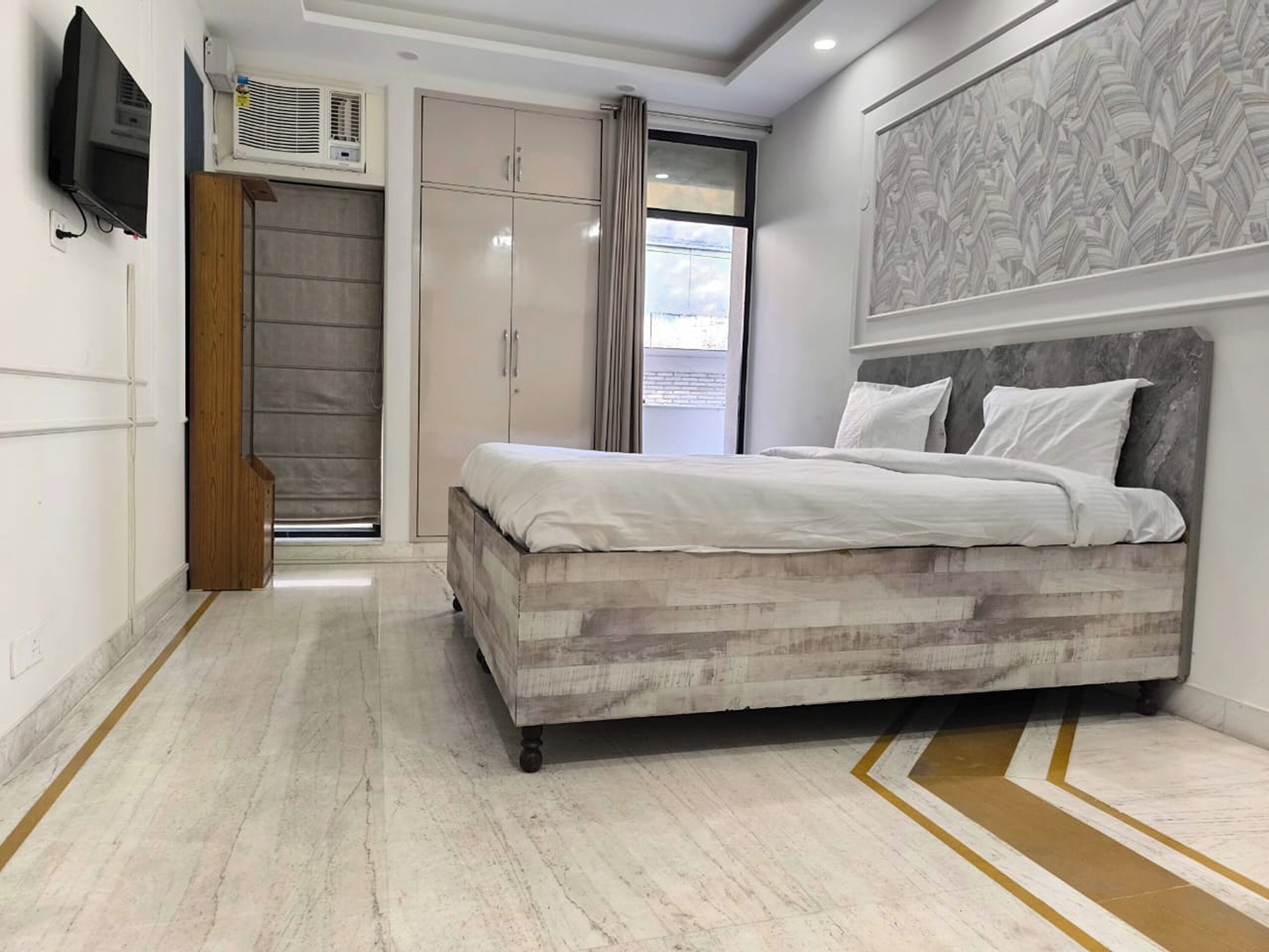 Apartment, 2 Bedrooms | In-room safe, desk, iron/ironing board, free WiFi