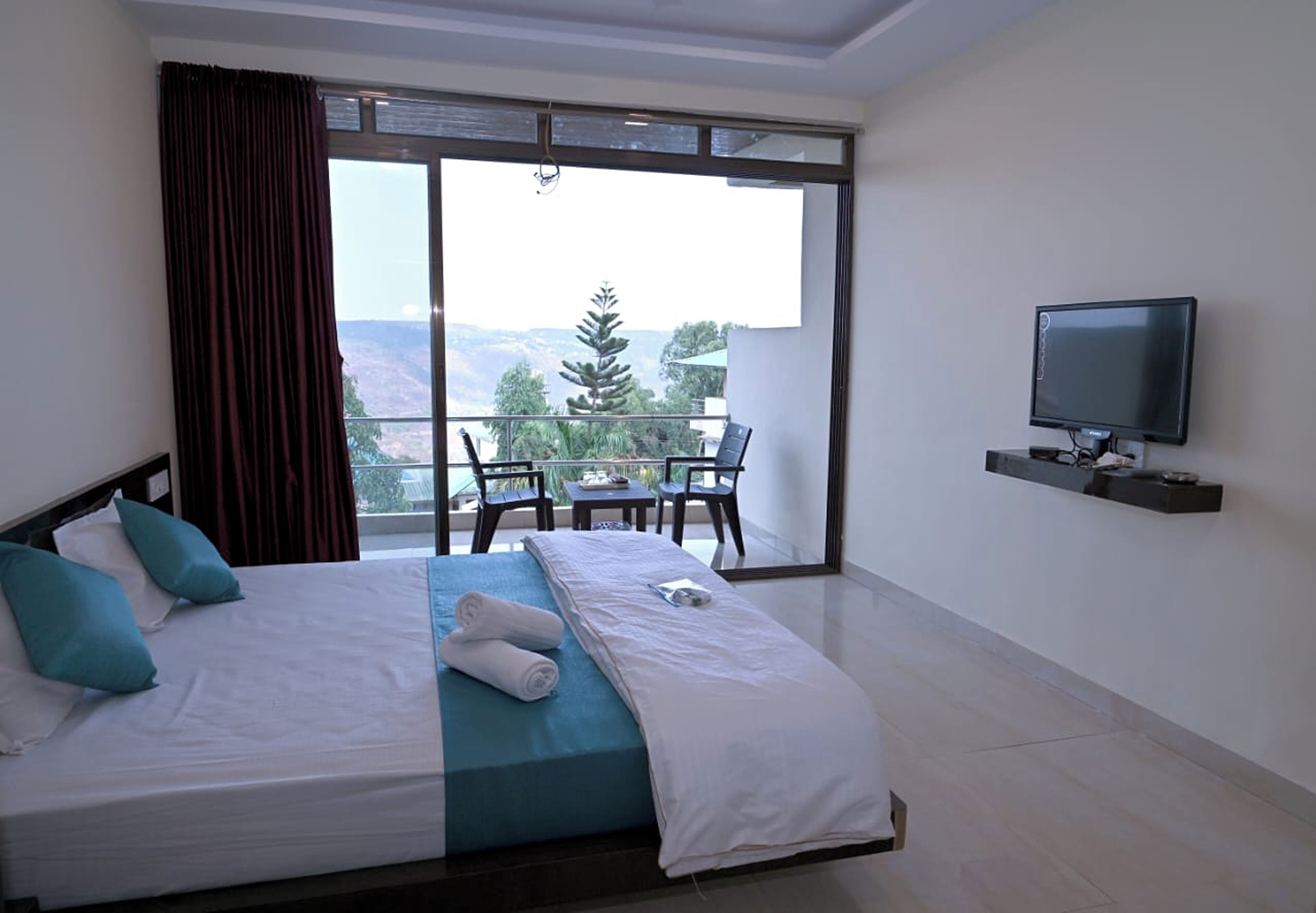 Habitación Deluxe, vistas al valle | Escritorio, wifi gratis, ropa de cama