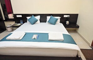 Schreibtisch, kostenloses WLAN, Bettwäsche