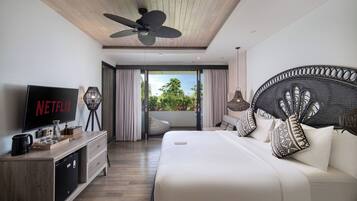 In-room safe, desk, iron/ironing board, free WiFi