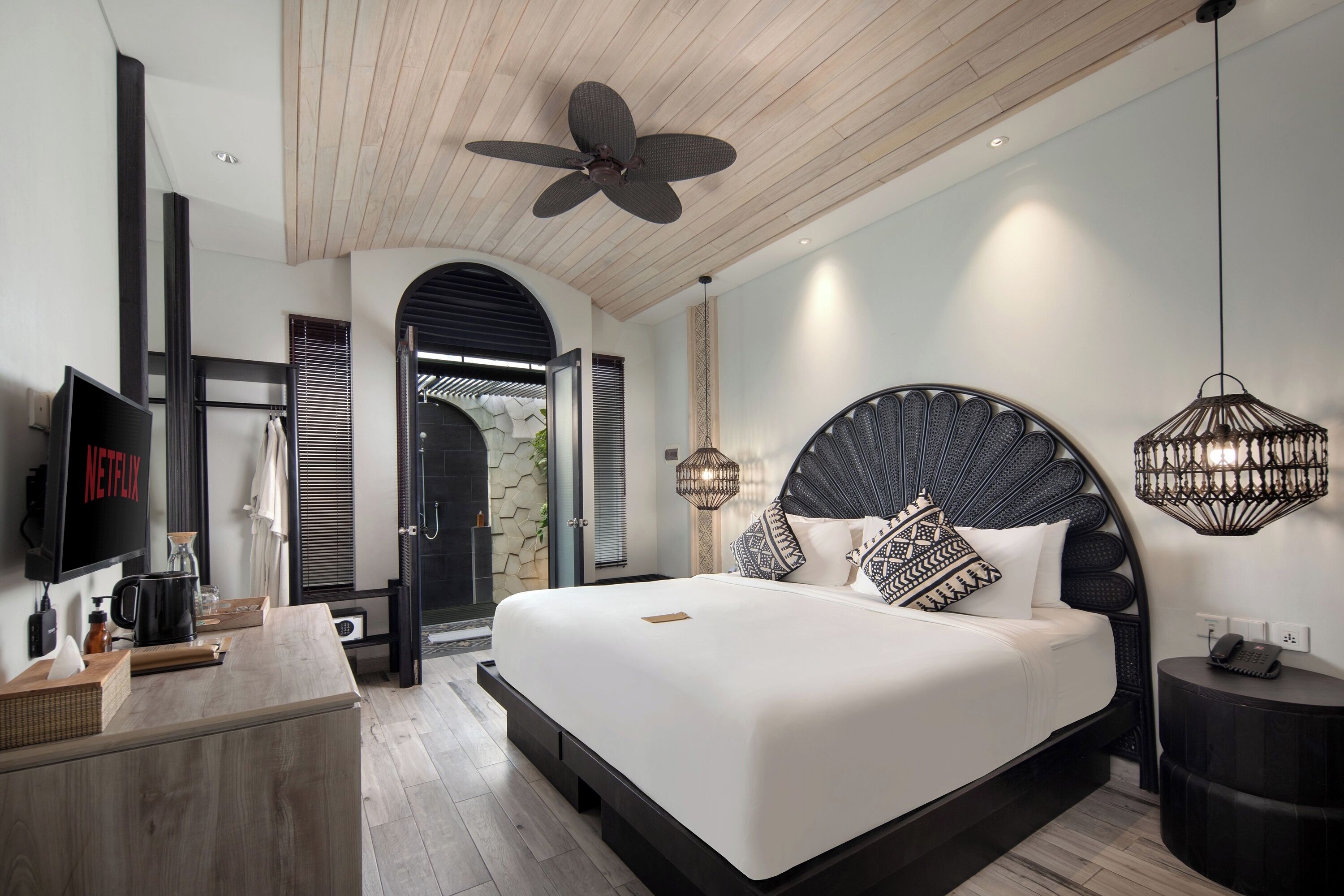 Quarto casal ou duplo luxo | Cofres nos quartos, ferros/tábuas de passar roupa, Wi-Fi de cortesia