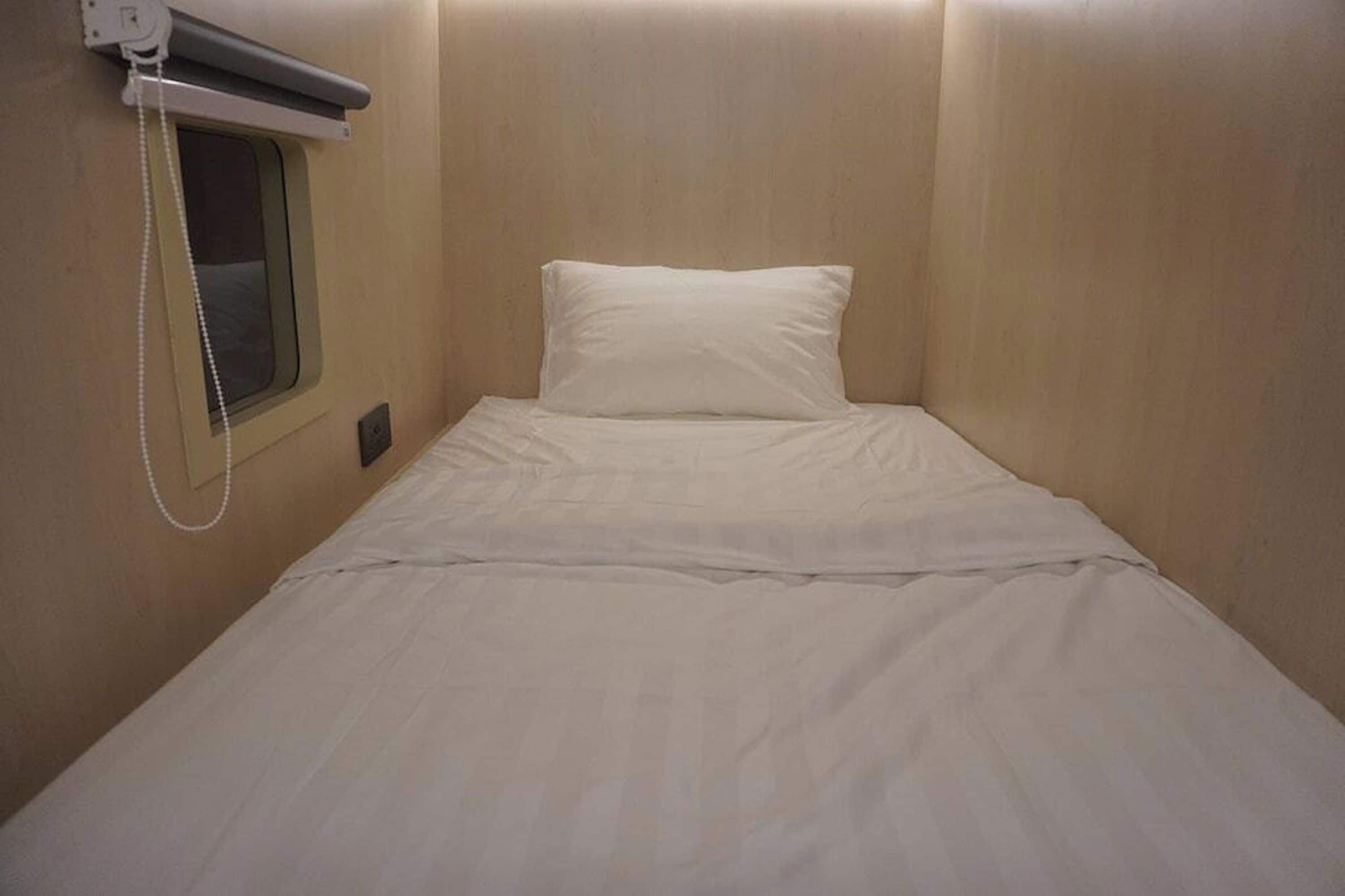 Free WiFi, bed sheets