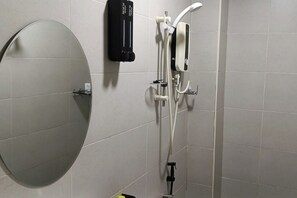 Free toiletries, hair dryer, towels - Hotel City 88 Sdn Bhd [Batu Pahat] (Batu Pahat)
