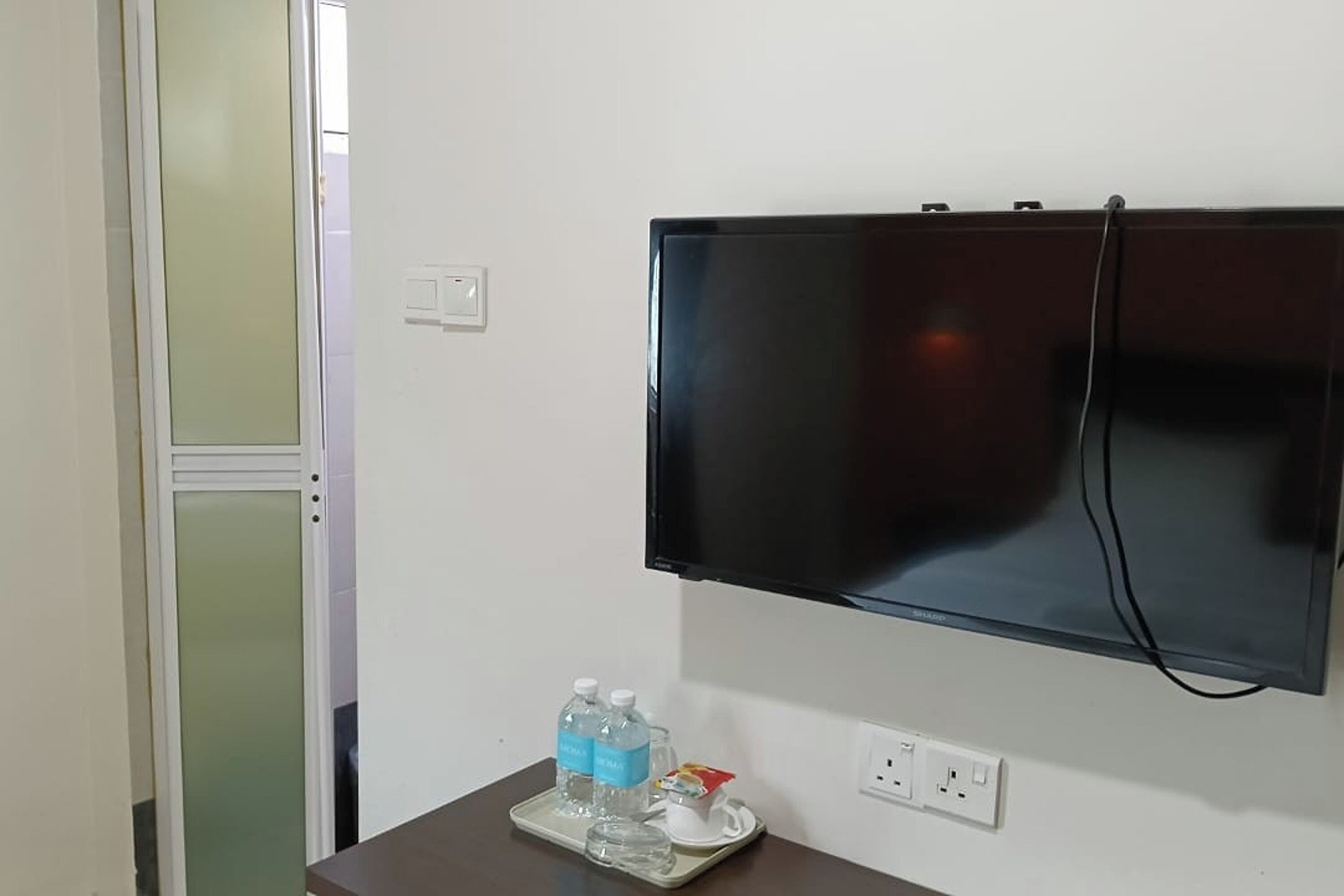 Desk, iron/ironing board, free WiFi, bed sheets