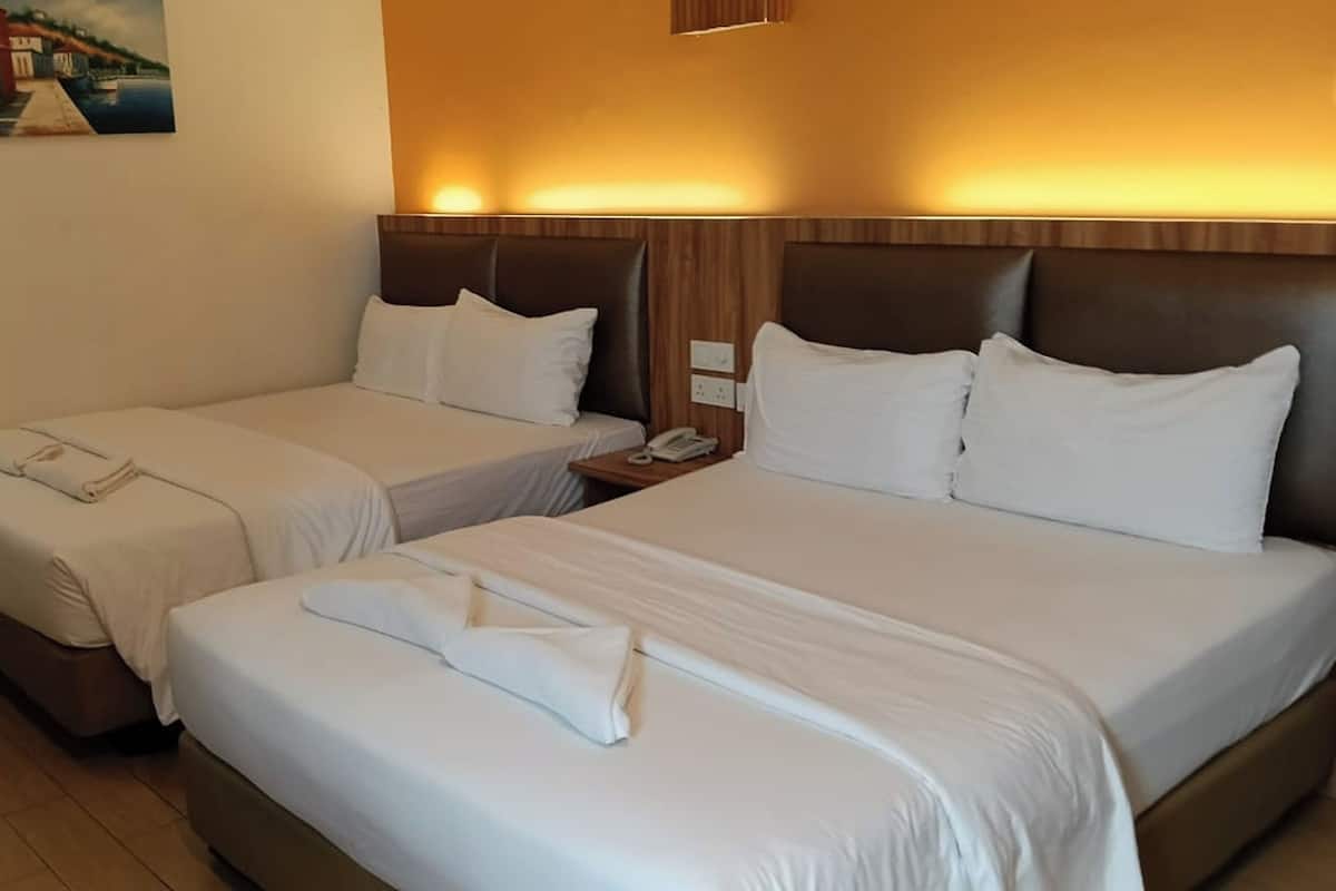 Family Quadruple Room | Desk, iron/ironing board (on request), WiFi (free), bed sheets