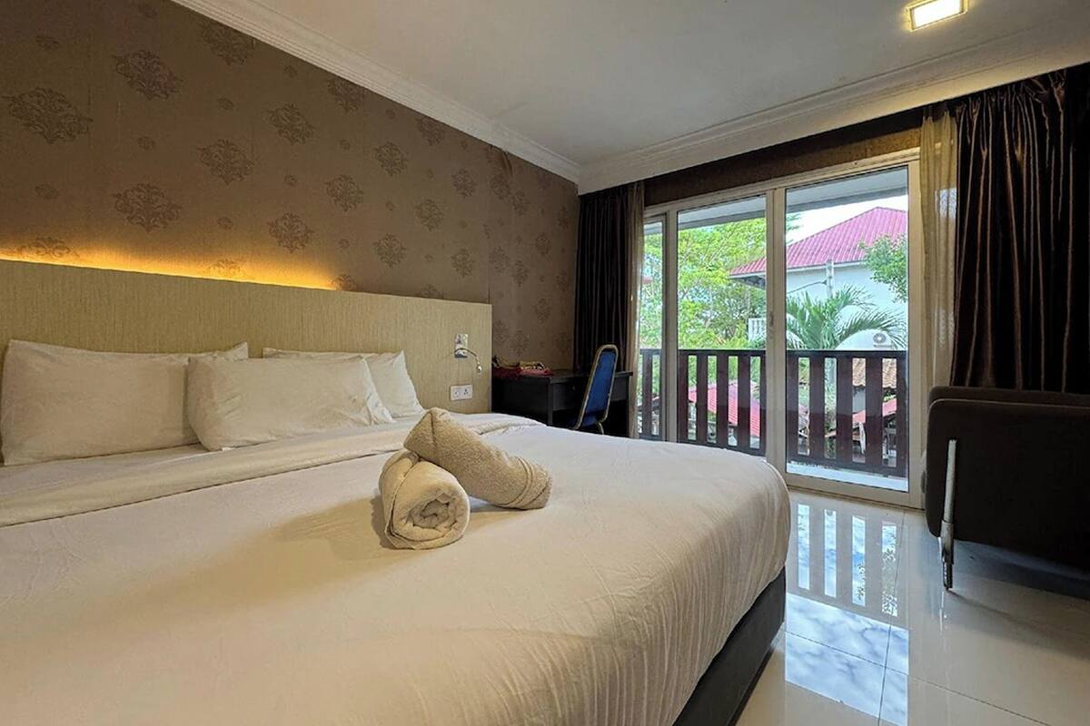 Desk, iron/ironing board, free WiFi, bed sheets