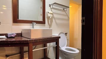 Shower, free toiletries, hair dryer, towels