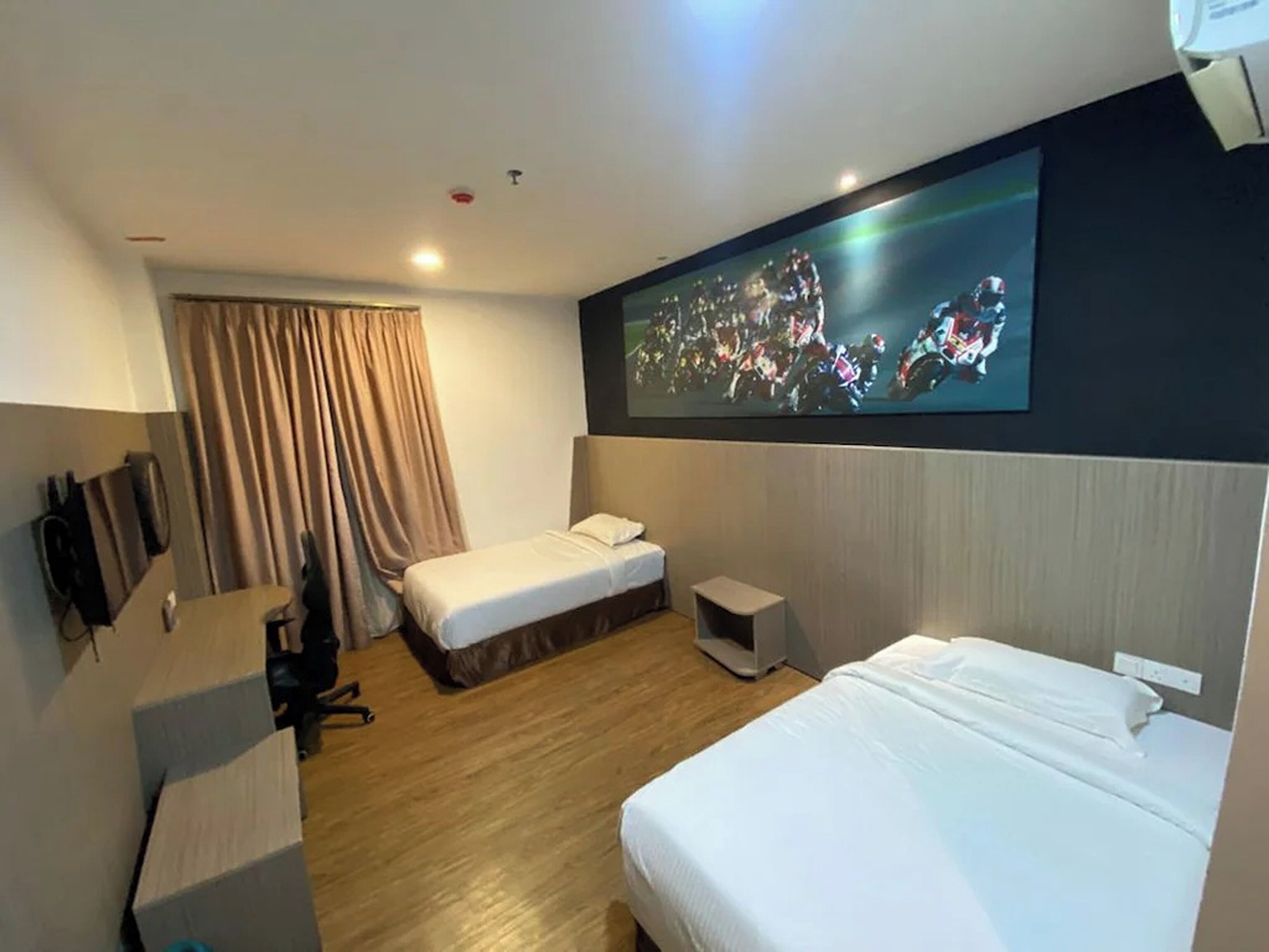 Iron/ironing board, free WiFi, bed sheets