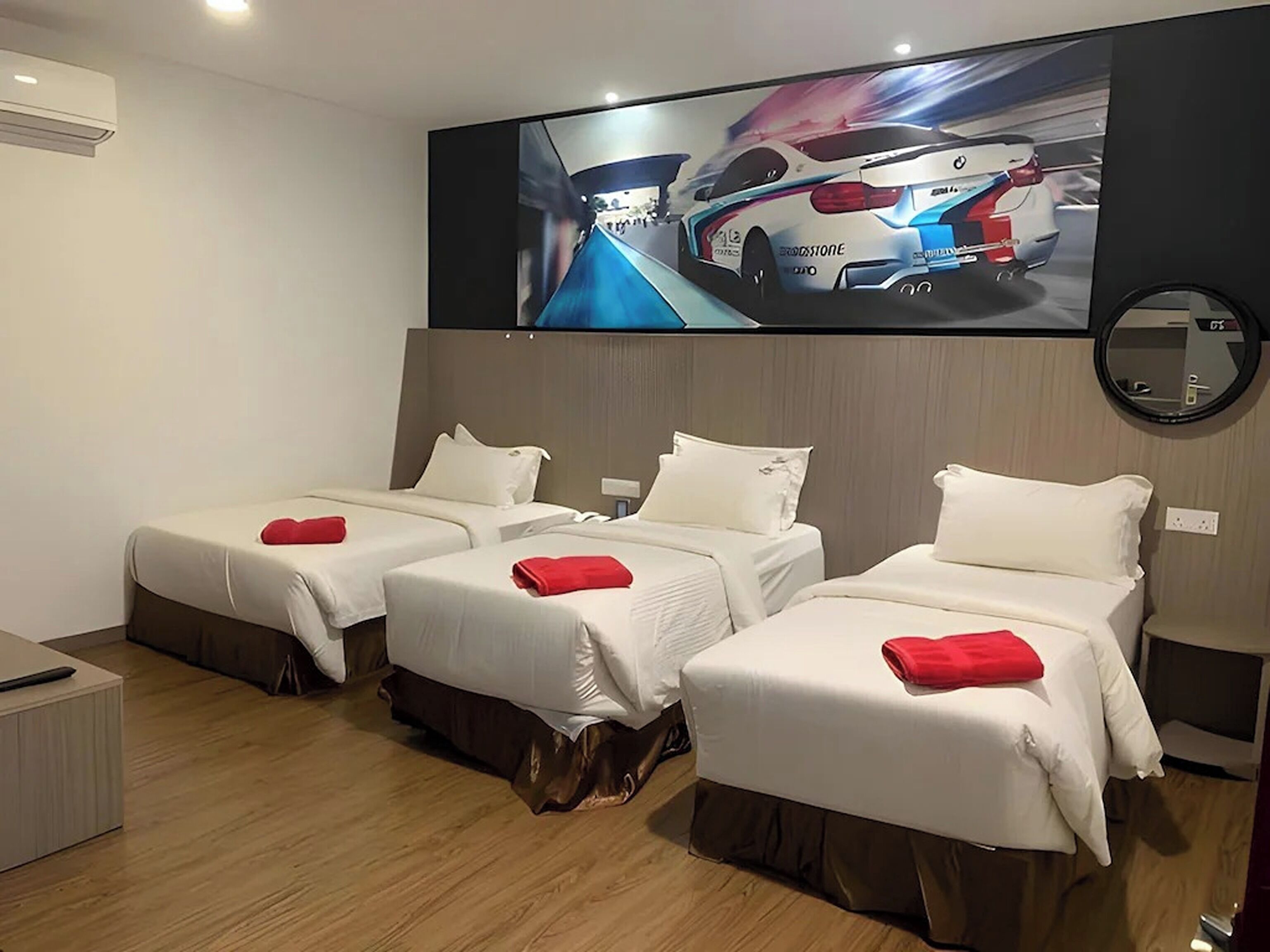 Iron/ironing board, free WiFi, bed sheets