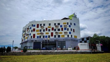 Fachada de la propiedad