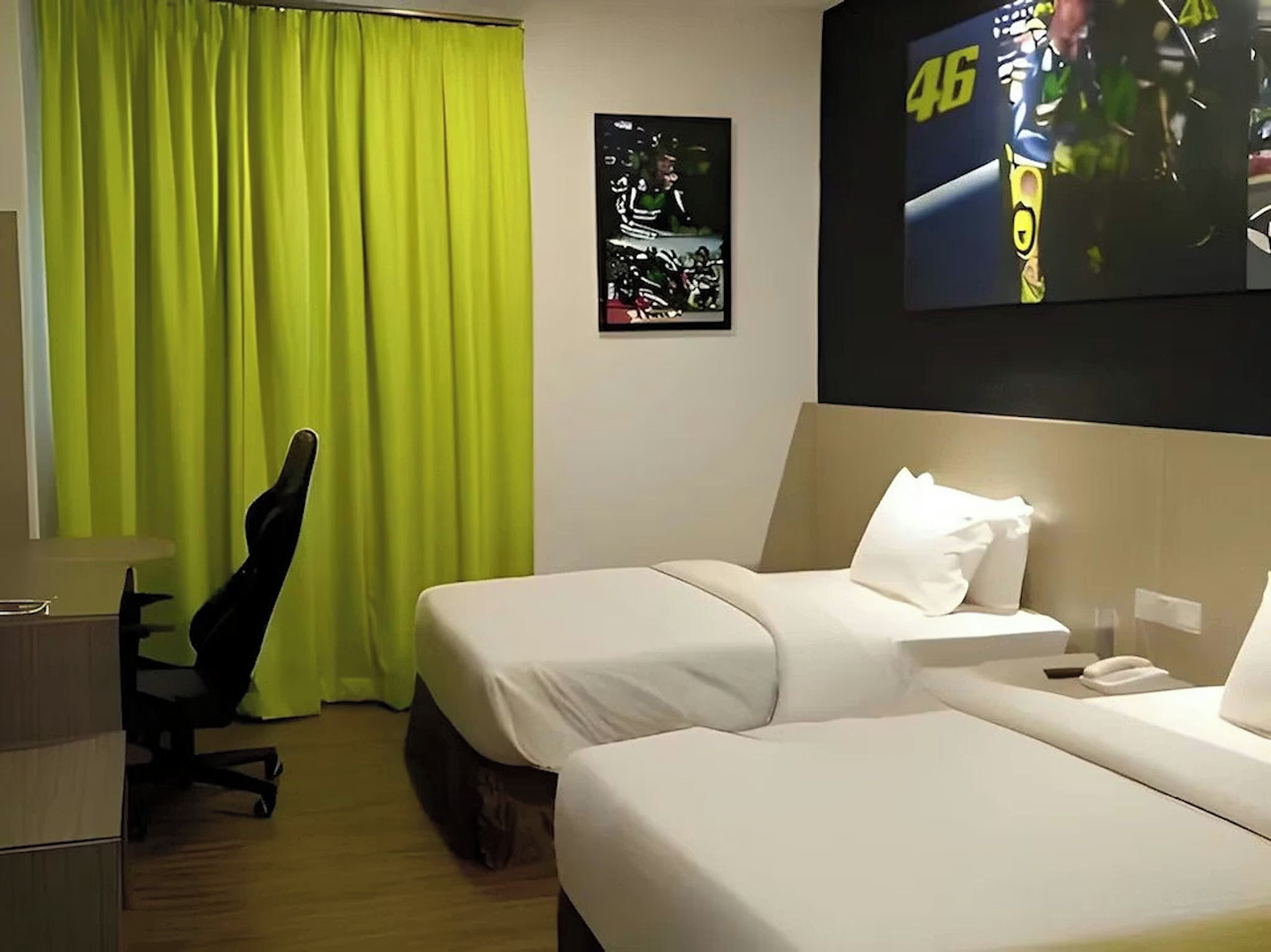 Iron/ironing board, free WiFi, bed sheets